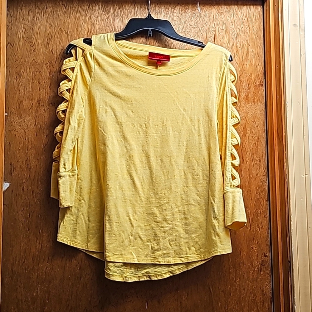 Jennifer Lopez, yellow, lattice sleeved top, small